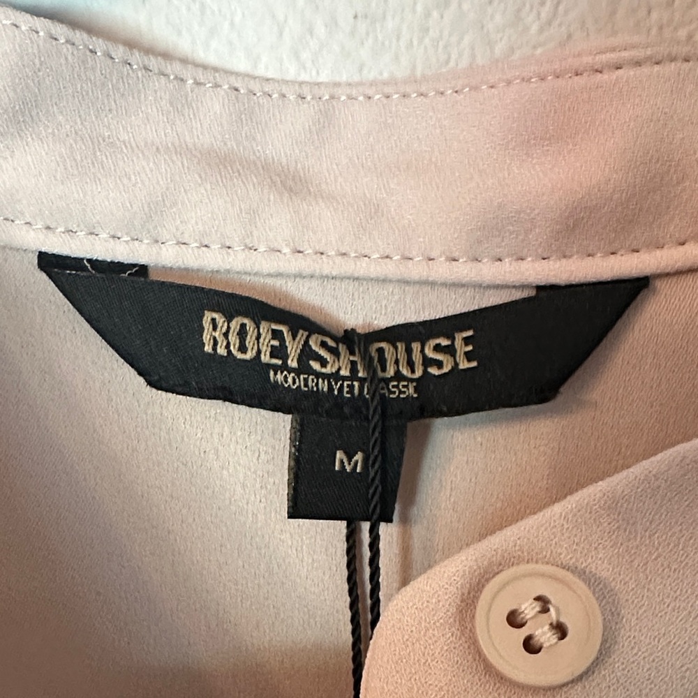 Chic Cream Ruffle Blouse - Picture 2 of 5